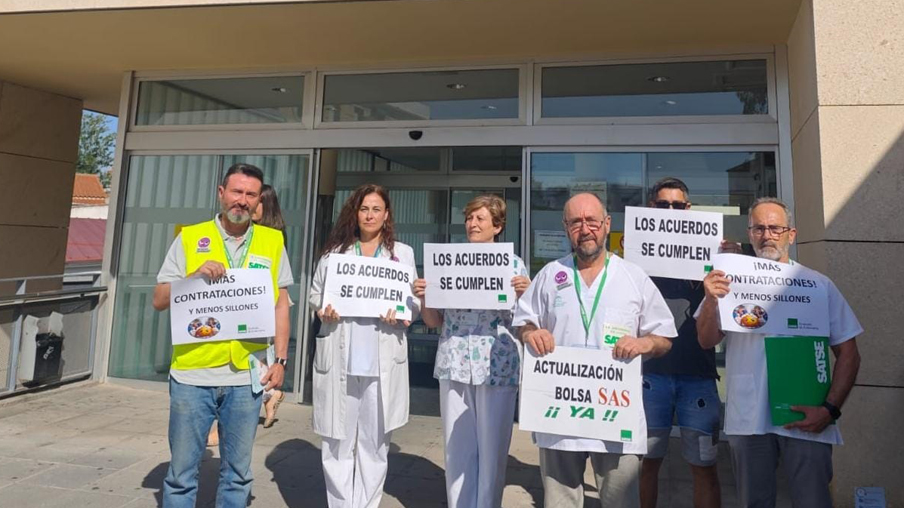 delgados se concentran en hospital Peñarroya por incumplimiento acuerdo